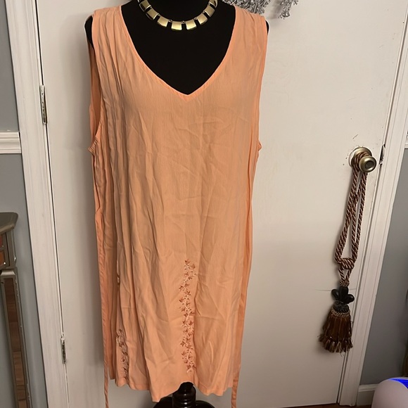 Dress - Picture 2 of 7